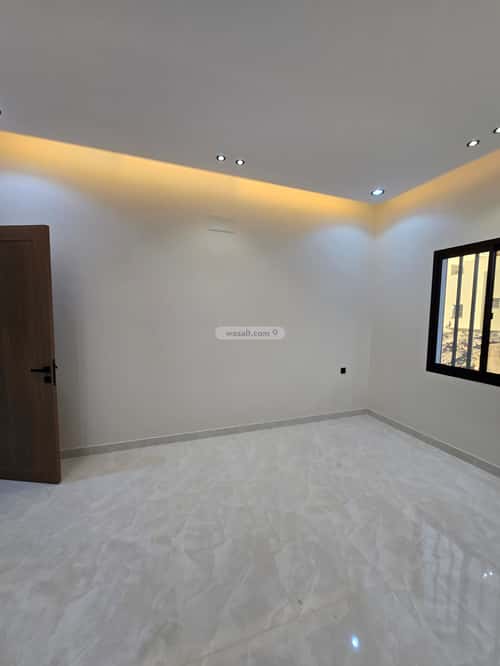 فيلا 328 متر مربع شرقية على شارع 20م الراقي، خميس مشيط