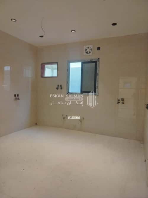 فيلا 300 متر مربع شرقية على شارع 20م القرينية، جنوب جدة، جدة