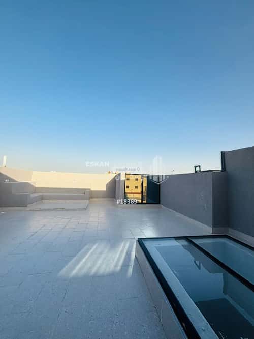 فيلا 250 متر مربع شرقية على شارع 32م ضاحية الملك فهد، الدمام