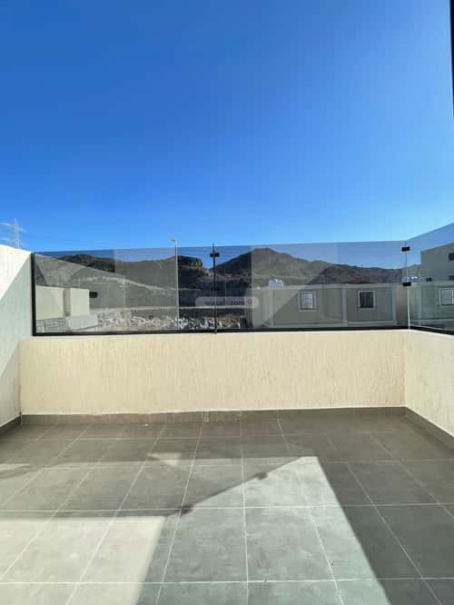 فيلا 343 متر مربع شمالية على شارع 15م الهجلة الجديد، مكة المكرمة