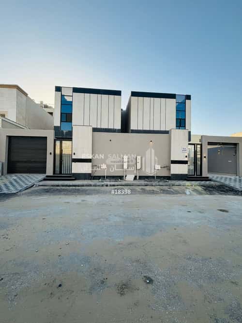 فيلا 250 متر مربع شرقية على شارع 24م ضاحية الملك فهد، الدمام