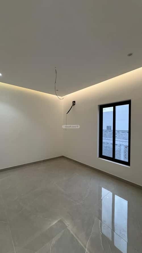 فيلا 379 متر مربع جنوبية على شارع 30م السيف، الدمام