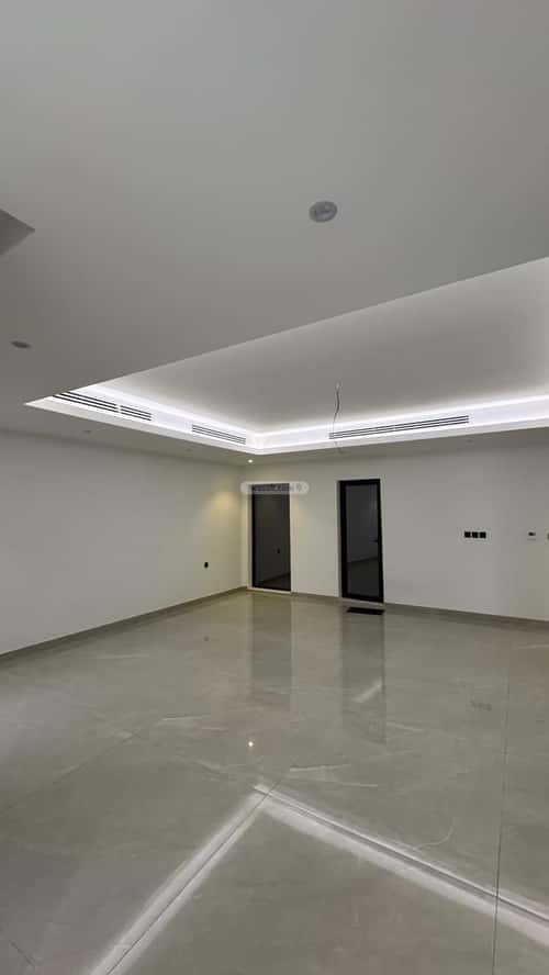 فيلا 379 متر مربع جنوبية على شارع 30م السيف، الدمام