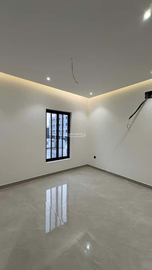 فيلا 379 متر مربع جنوبية على شارع 30م السيف، الدمام