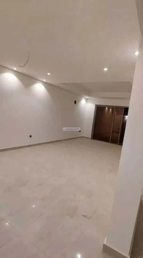 فيلا 200 متر مربع شرقية على شارع 13م النرجس، شمال الرياض، الرياض