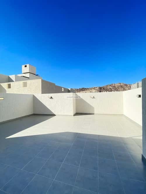 6 bedroom villa in Al Hajlah Al Jadid