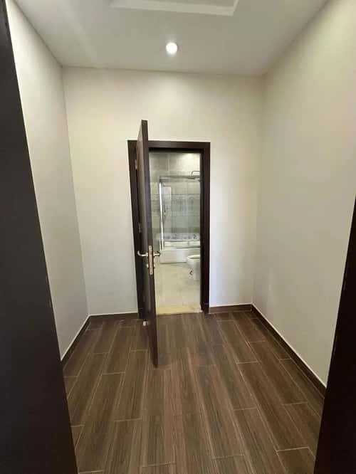 فيلا 300 متر مربع واجهة شمالية ب 7 غرف الفردوس، شمال جدة، جدة