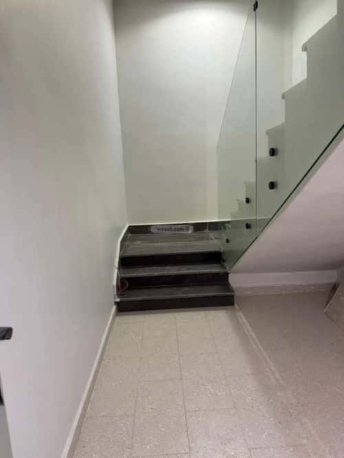 فيلا 219 متر مربع غربية على شارع 15م الخليج، شرق الرياض، الرياض