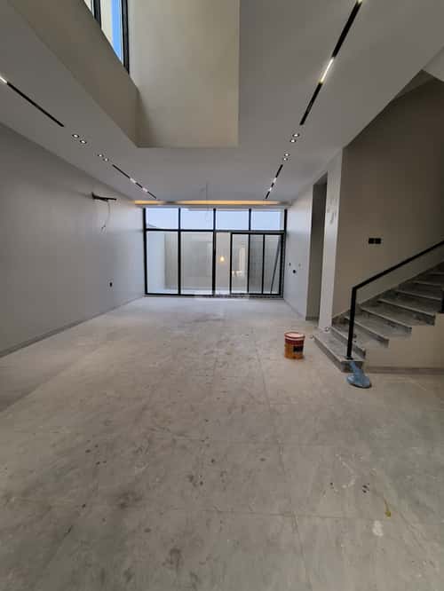 فيلا 300 متر مربع شمالية على شارع 15م الرحمانية، شرق جدة، جدة