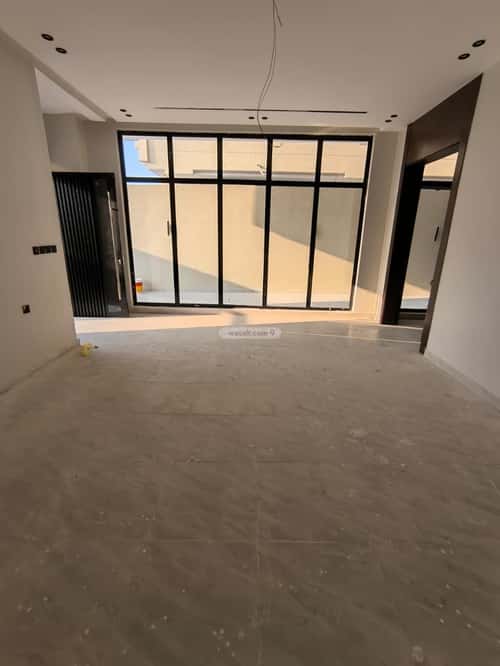 فيلا 300 متر مربع شمالية على شارع 15م الرحمانية، شرق جدة، جدة