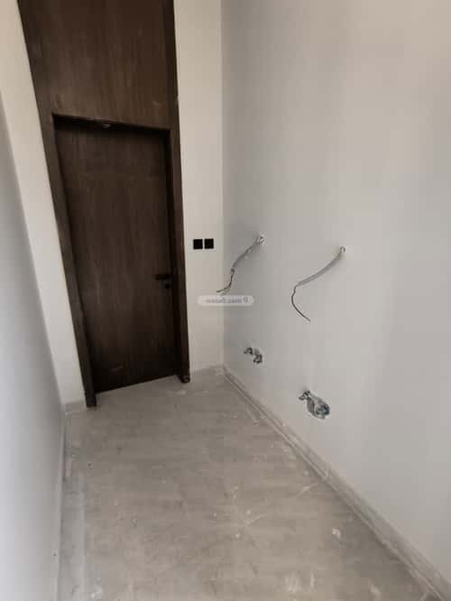 فيلا 300 متر مربع شمالية على شارع 15م الرحمانية، شرق جدة، جدة