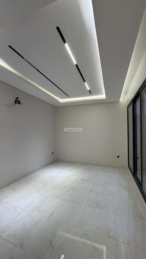 فيلا 407 متر مربع شرقية على شارع 20م الشعلة، الدمام