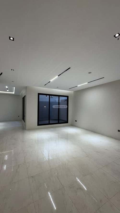 فيلا 407 متر مربع شرقية على شارع 20م الشعلة، الدمام