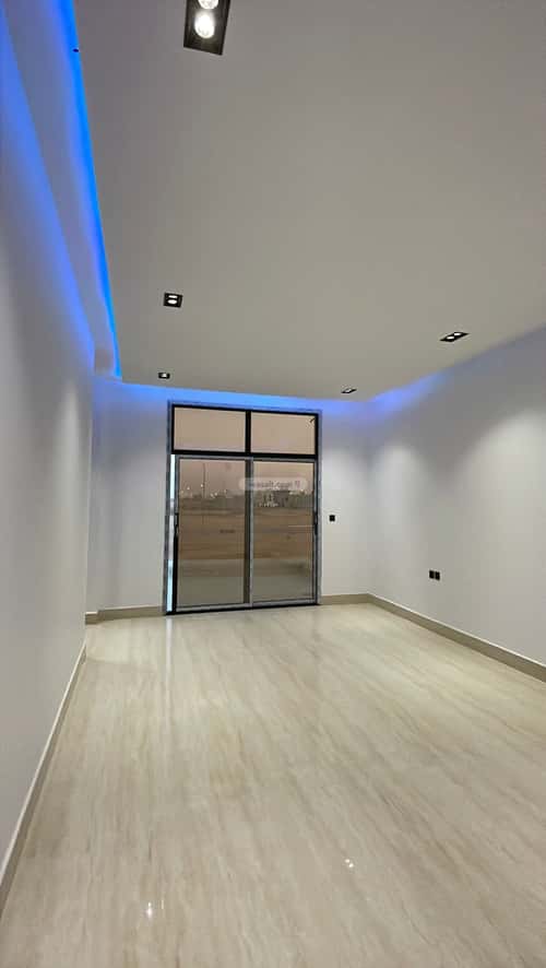 فيلا 324 متر مربع جنوبية على شارع 18م النظيم، شرق الرياض، الرياض