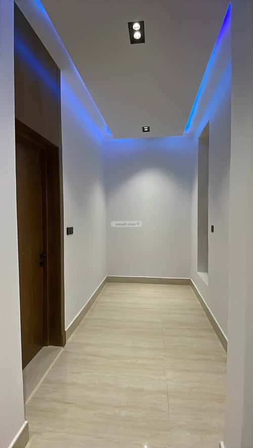 فيلا 324 متر مربع جنوبية على شارع 18م النظيم، شرق الرياض، الرياض