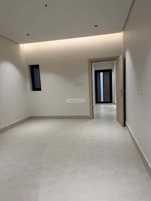 فيلا 250 متر مربع جنوبية على شارع 24م ضاحية الملك فهد، الدمام