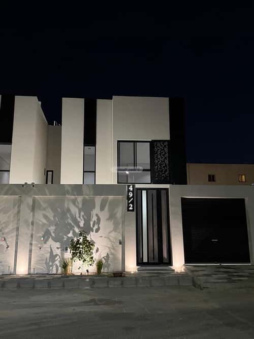 Villa 250 SQM Facing South on 24m Width Street King Fahad Dist, Aldammam