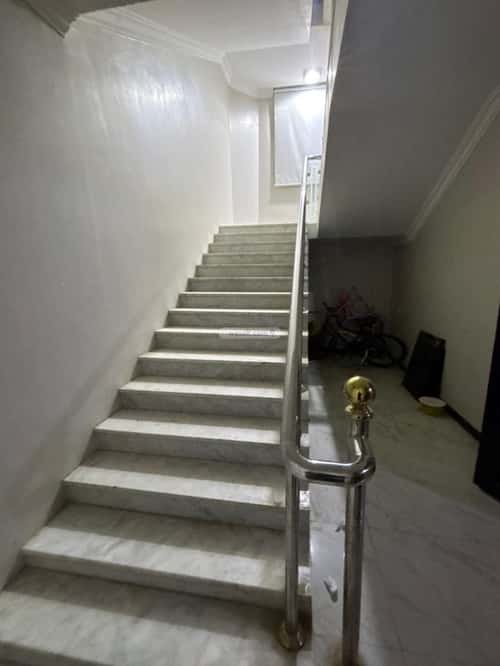 فيلا 360 متر مربع مع شقتين واجهة شرقية الروضة، شرق الرياض، الرياض