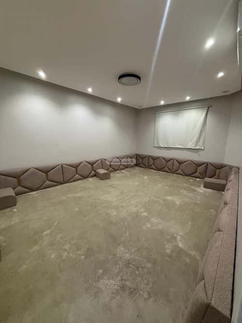 Villa 360 SQM with 2 Apartments Facing East Ar-Rawdah, East Riyadh, Riyadh