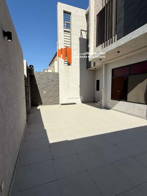 فيلا 287 متر مربع واجهة شرقية ب 5 غرف ضاحية الملك فهد، الدمام