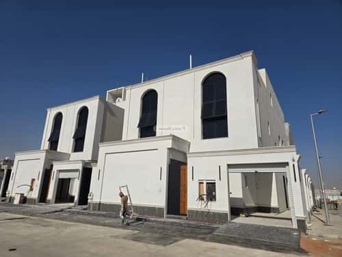 Villa 360 SQM Facing South West on 18m Width Street Ar-Rimal, East Riyadh, Riyadh