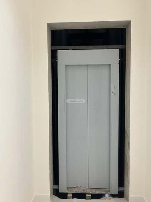 Villa 644 SQM with 1 Apartment Facing North Al-Mahdiyah, West Riyadh, Riyadh