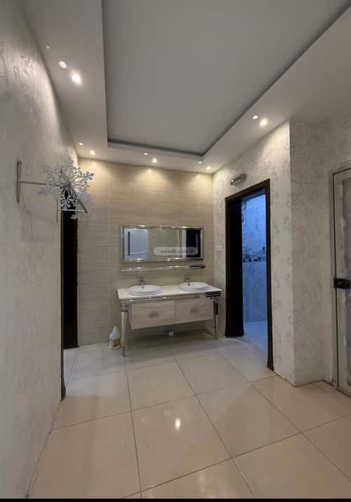 5 bedroom villa in Al Difa