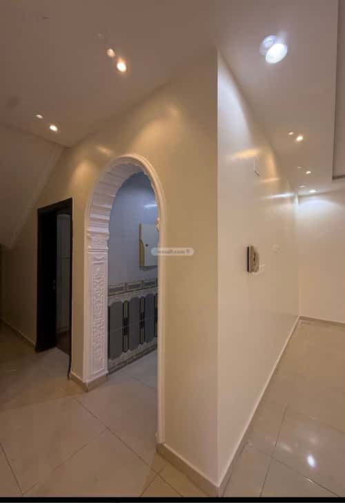 فيلا 330 متر مربع غربية على شارع 18م الدفاع، المدينة المنورة