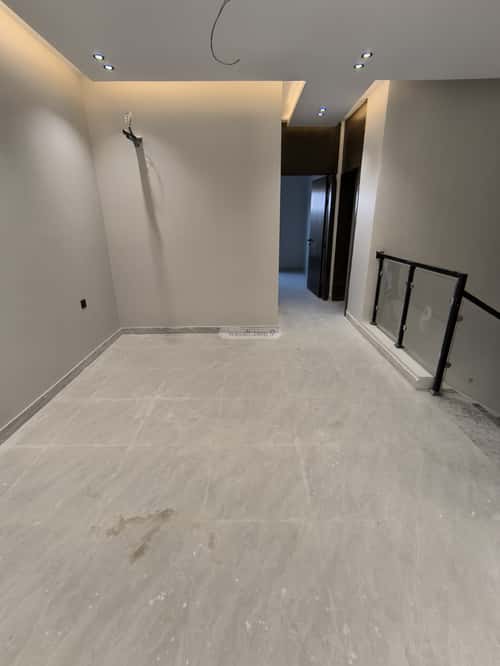 فيلا 300 متر مربع شمالية على شارع 15م الرحمانية، شرق جدة، جدة