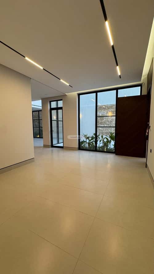 فيلا 360 متر مربع شرقية على شارع 20م المهدية، غرب الرياض، الرياض