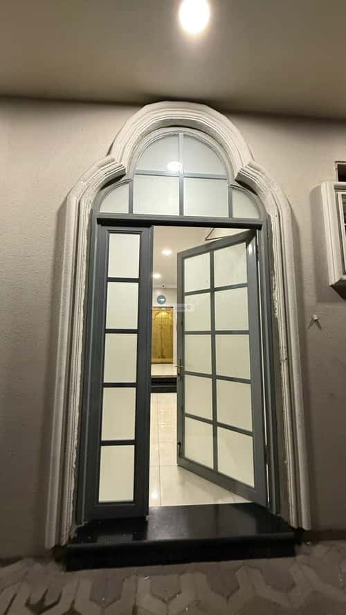 عمارة 162 متر مربع ب 4 أدوار الثقبة، الخبر