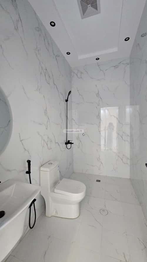 Floor 301 SQM with 8 Bedrooms Al-Aziziyah, South Riyadh, Riyadh