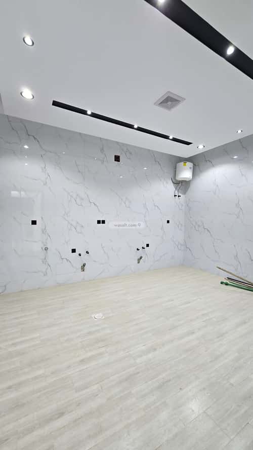 Floor 301 SQM with 8 Bedrooms Al-Aziziyah, South Riyadh, Riyadh