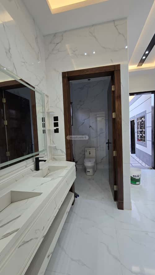 دور 301 متر مربع ب 8 غرف العزيزية، جنوب الرياض، الرياض
