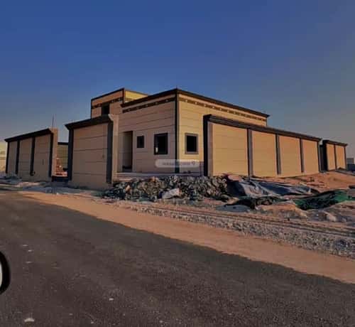 فيلا 625 متر مربع غربية على شارع 15م يكرب، بقيق