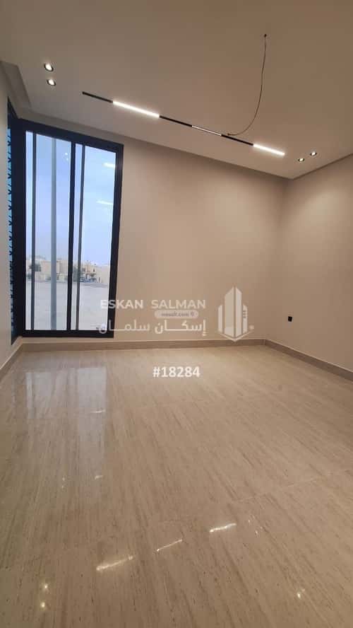 فيلا 328 متر مربع شمالية على شارع 15م الصواري، الخبر