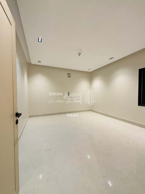 فيلا 500 متر مربع غربية على شارع 30م اللؤلؤ، الخبر