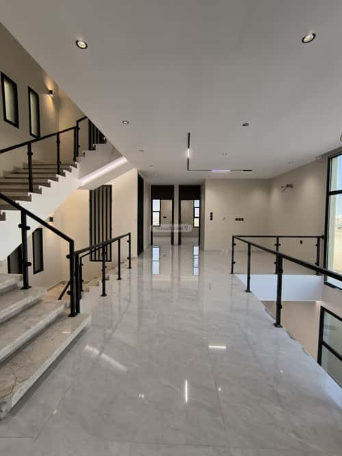 فيلا 300 متر مربع شمالية على شارع 15م الرحمانية، شرق جدة، جدة