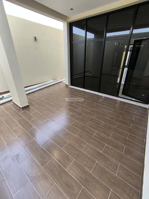 فيلا 300 متر مربع شمالية على شارع 15م الرحمانية، شرق جدة، جدة