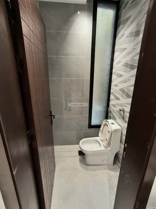 فيلا 300 متر مربع شمالية على شارع 15م الرحمانية، شرق جدة، جدة