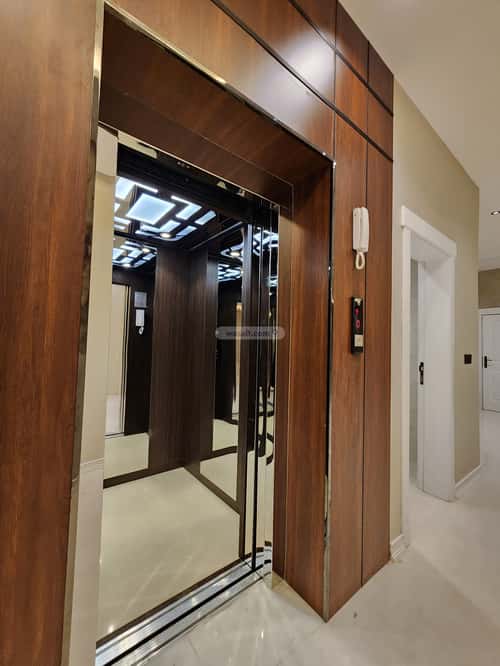 فيلا 374 متر مربع غربية على شارع 32م الزمرد، شمال جدة، جدة