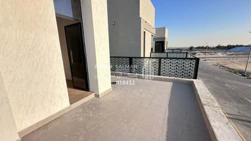 فيلا 492 متر مربع جنوبية غربية على شارع 15م الشعلة، الدمام