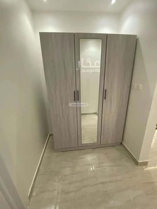 فيلا 200 متر مربع شرقية على شارع 20م العزيزية، جنوب الرياض، الرياض