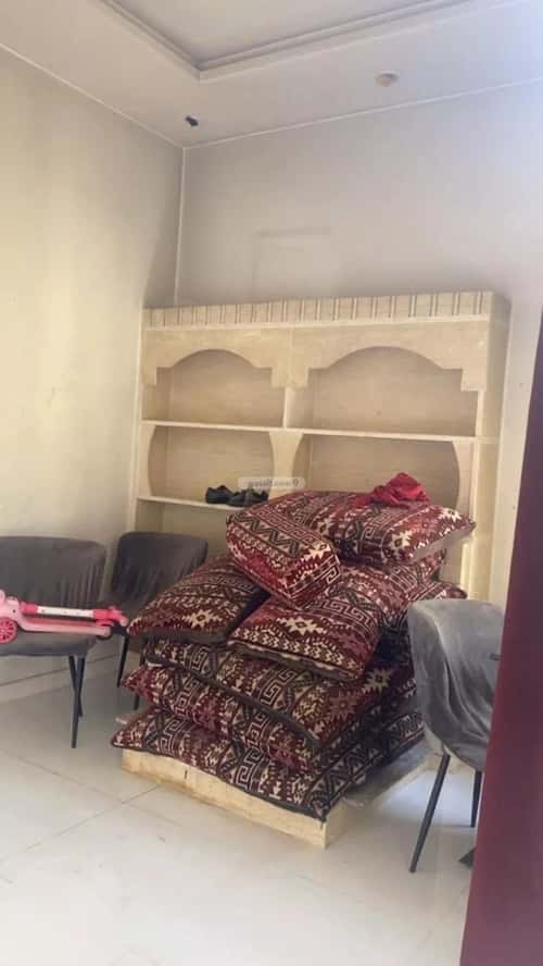 فيلا 200 متر مربع شرقية على شارع 20م العزيزية، جنوب الرياض، الرياض