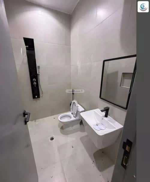 Floor 186 SQM with 5 Bedrooms Okaz, South Riyadh, Riyadh