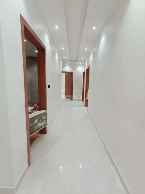 شقة 5 غرف في عكاظ