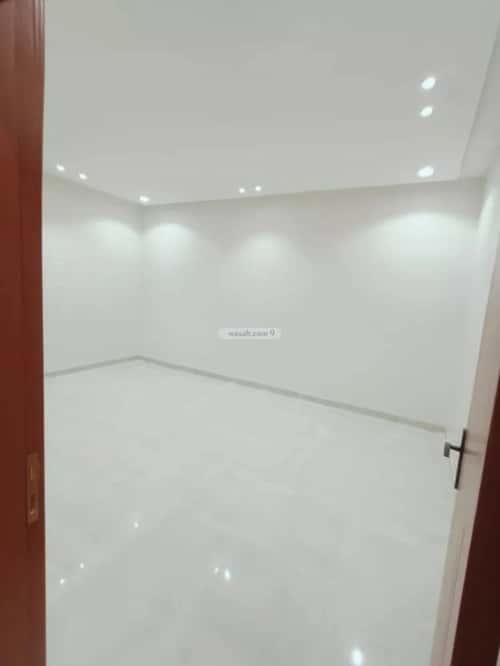 Apartment with 5 Bedrooms Okaz, South Riyadh, Riyadh