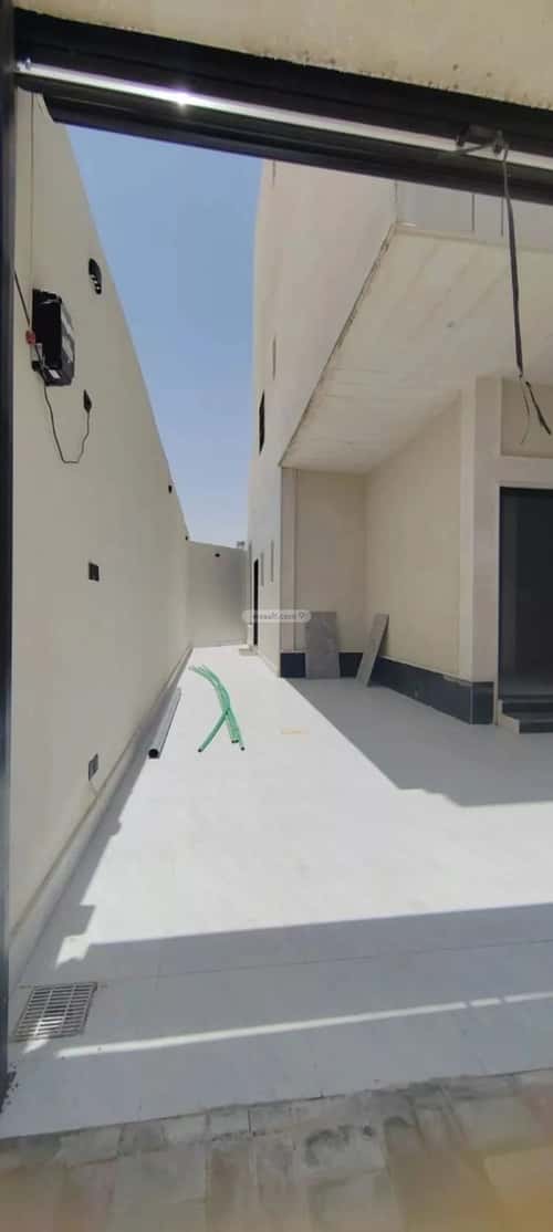 فيلا 238 متر مربع شرقية على شارع 20م الجنادرية، شرق الرياض، الرياض