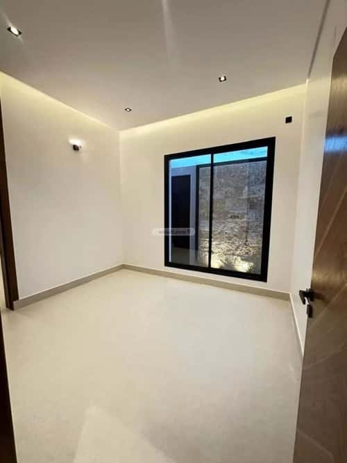 دور 236 متر مربع ب 5 غرف نوارة، المزاحمية