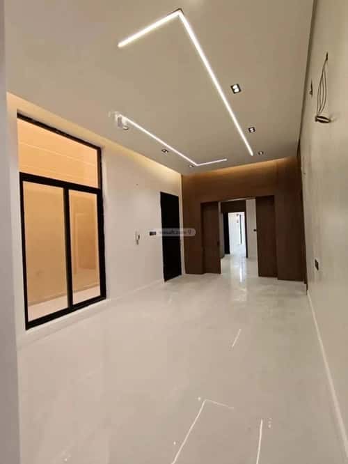 Floor 195 SQM with 5 Bedrooms Okaz, South Riyadh, Riyadh